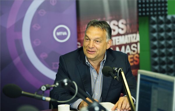 Budapest, 2014. augusztus 15. Orbán Viktor miniszterelnök interjút ad a Kossuth Rádió 180 perc című műsorában, a Magyar Rádió stúdiójában 2014. augusztus 15-én. MTI Fotó: Beliczay László