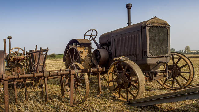 tractor antik